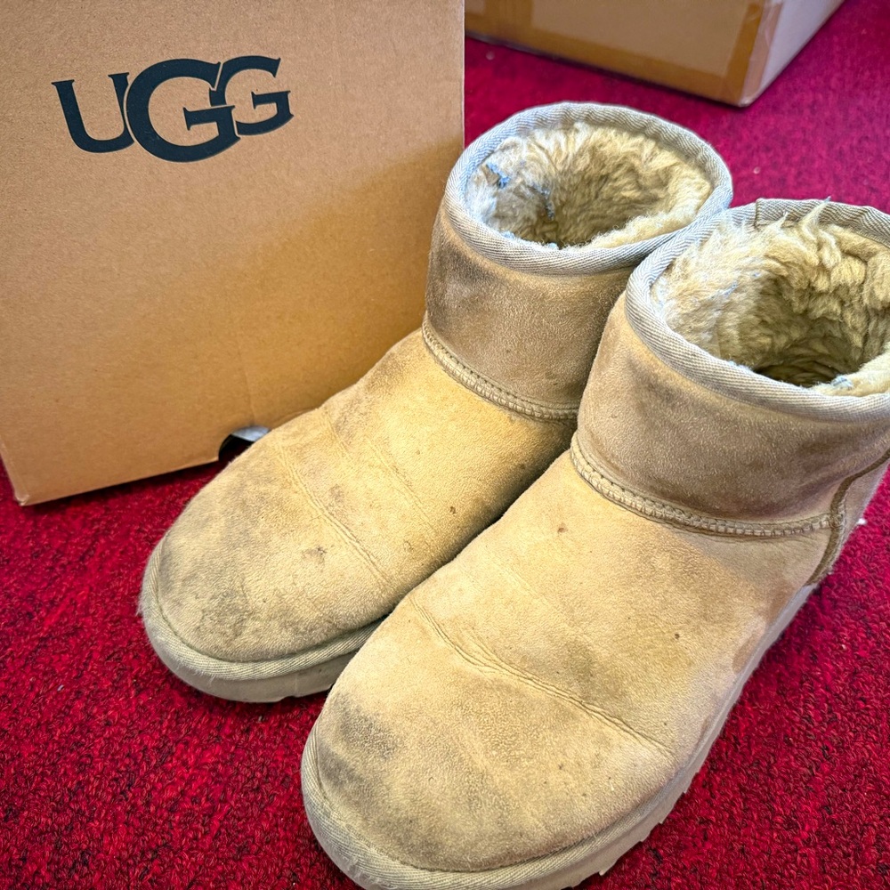 UGG